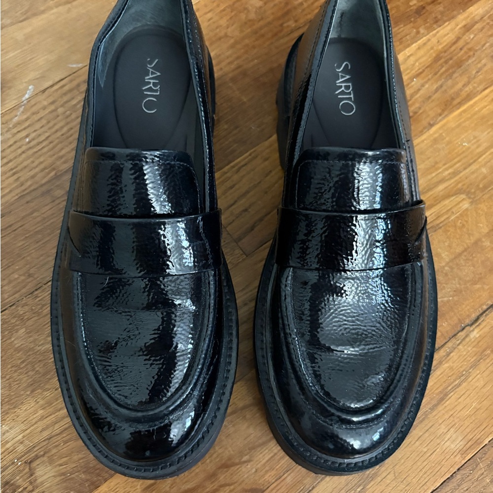 Black Women’s Loafers